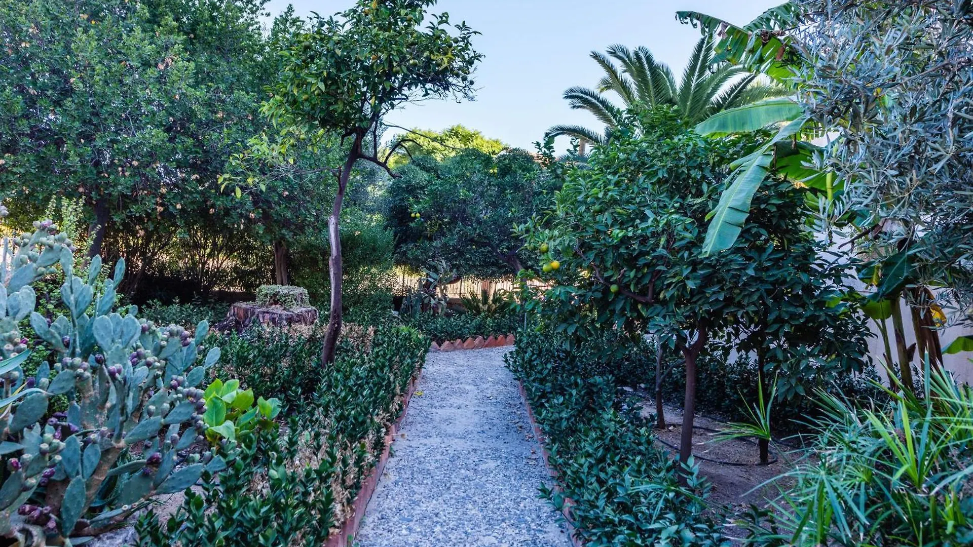 Casa Immersa Nel Giardino Della Neapolis By Wonderful Italy سيراكوزا